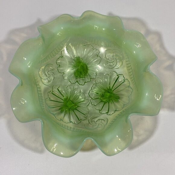Vintage Jefferson Green Depression Glass Bowl Candy opalescent ruffle edge 9” - Picture 1 of 8